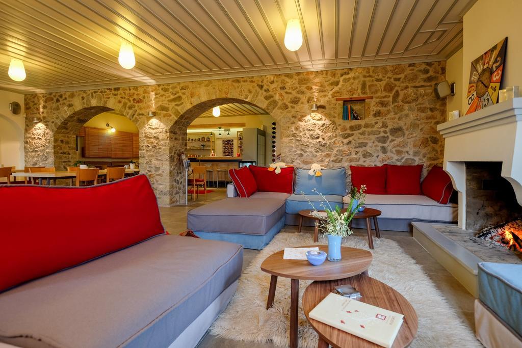Kyriaki Guesthouse & Suites 암피키아 외부 사진