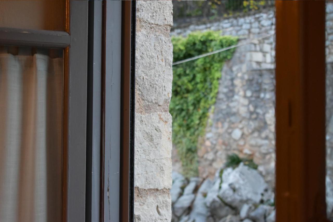 Kyriaki Guesthouse & Suites 암피키아 외부 사진